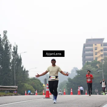 Runner Photo 7064798