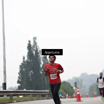 Runner Photo 7064812