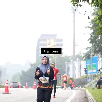 Runner Photo 7065356