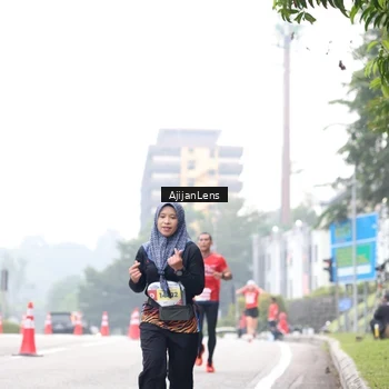 Runner Photo 7065395