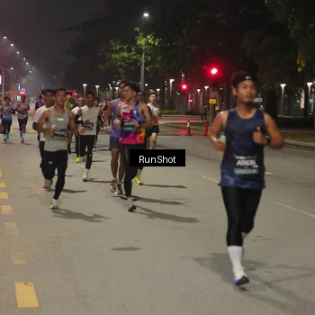 Runner Photo 7065597