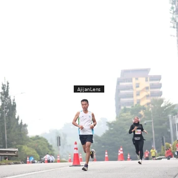 Runner Photo 7065731