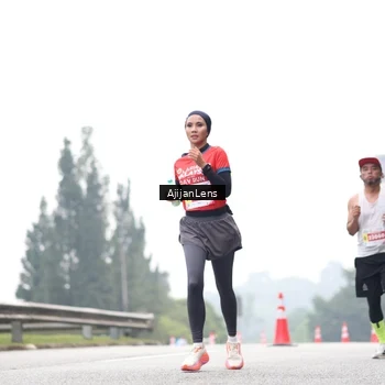 Runner Photo 7065912