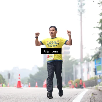 Runner Photo 7066000
