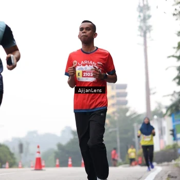 Runner Photo 7066156