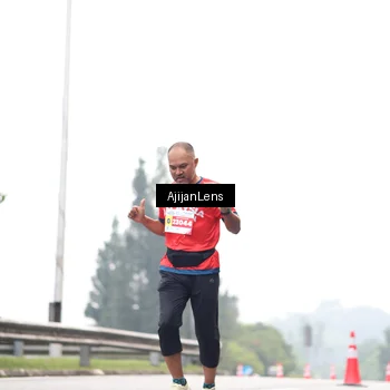 Runner Photo 7066345