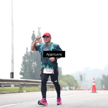 Runner Photo 7066415