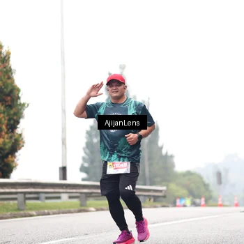 Runner Photo 7066417