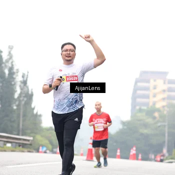 Runner Photo 7066545