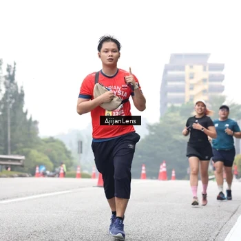 Runner Photo 7066887