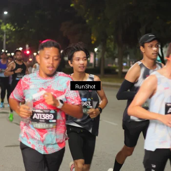 Runner Photo 7067696