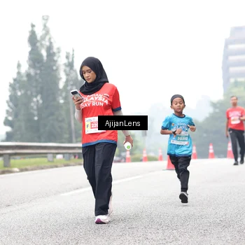 Runner Photo 7067698