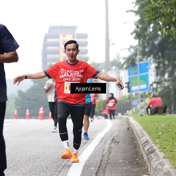 Runner Photo 7068096