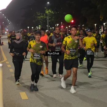 Runner Photo 7068100