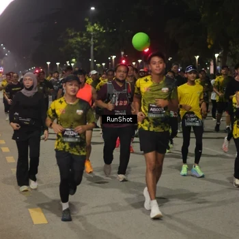 Runner Photo 7068102