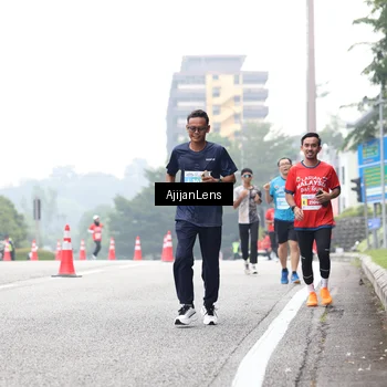 Runner Photo 7068115