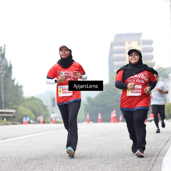 Runner Photo 7068136