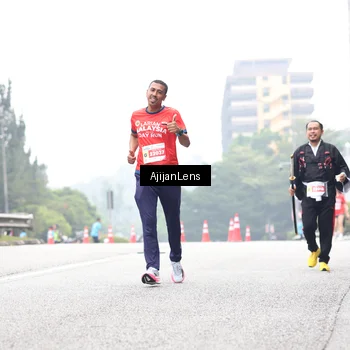 Runner Photo 7068447