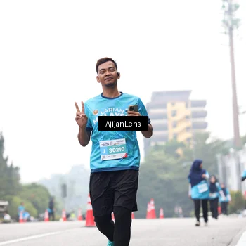 Runner Photo 7068674