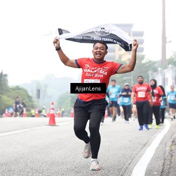 Runner Photo 7069553