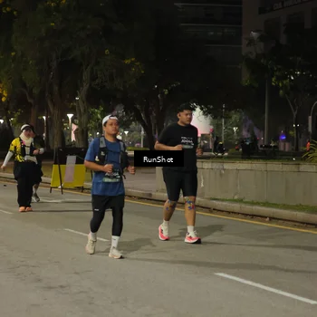 Runner Photo 7070059