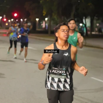 Runner Photo 7070155