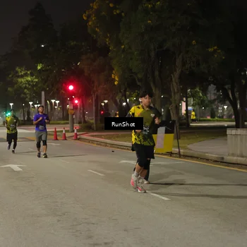 Runner Photo 7070751