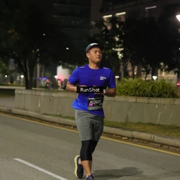 Runner Photo 7070860
