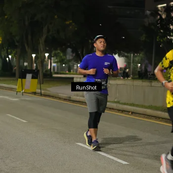 Runner Photo 7070875