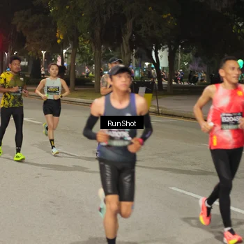 Runner Photo 7070896