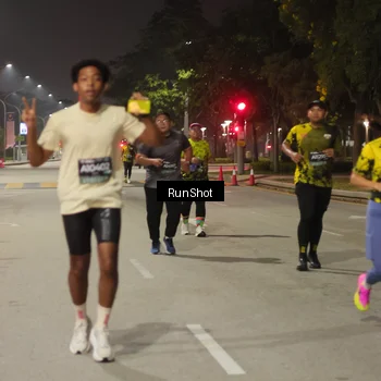 Runner Photo 7070900