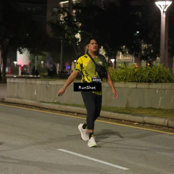 Runner Photo 7071001