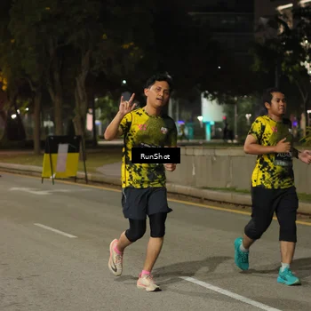Runner Photo 7071060