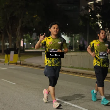 Runner Photo 7071064