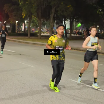 Runner Photo 7071075