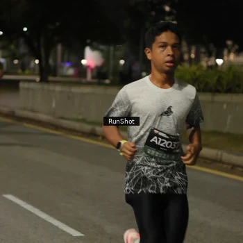 Runner Photo 7071305
