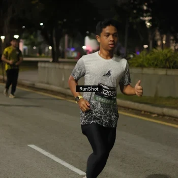Runner Photo 7071311