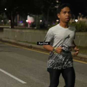 Runner Photo 7071312