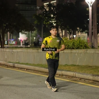 Runner Photo 7071338