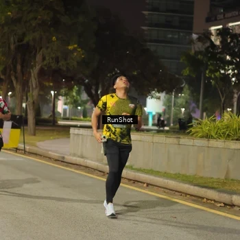 Runner Photo 7071365