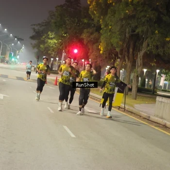 Runner Photo 7071393