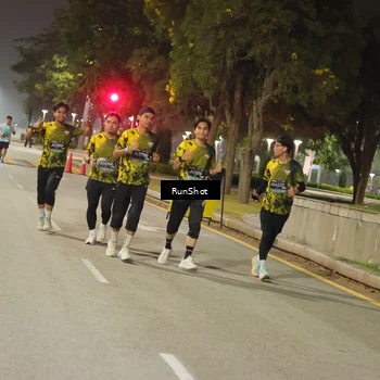 Runner Photo 7071395