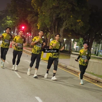 Runner Photo 7071402