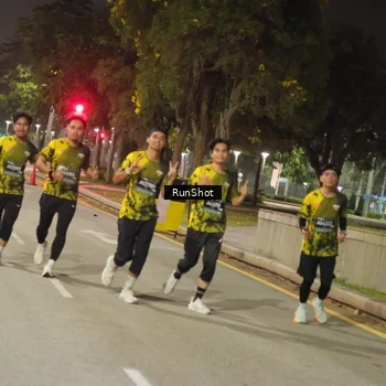 Runner Photo 7071405