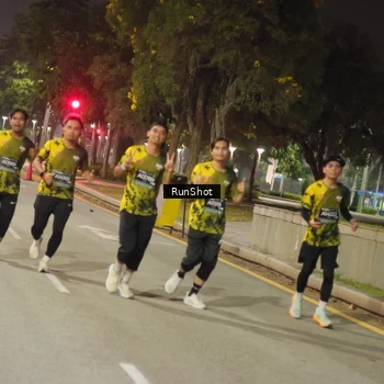 Runner Photo 7071406
