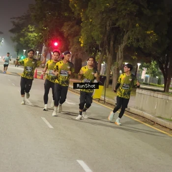 Runner Photo 7071429