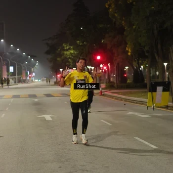 Runner Photo 7071553