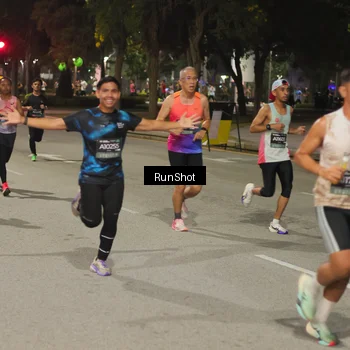 Runner Photo 7071636