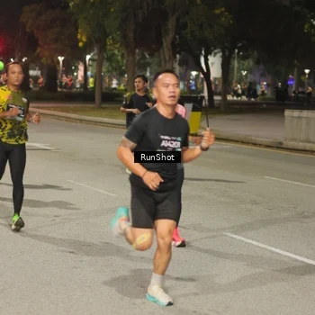 Runner Photo 7071846