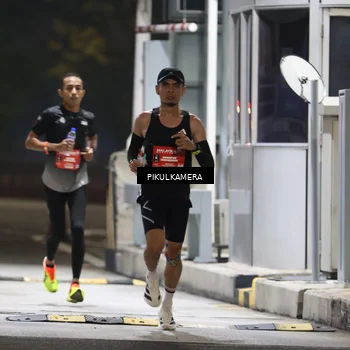 Runner Photo 7078563